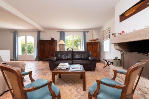 Photo de la galerie de l'établissement Madig Azul - Maison Avec Piscine, à La Trinité-sur-Mer