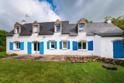 Photo de la galerie de l'établissement Madig Azul - Maison Avec Piscine, à La Trinité-sur-Mer