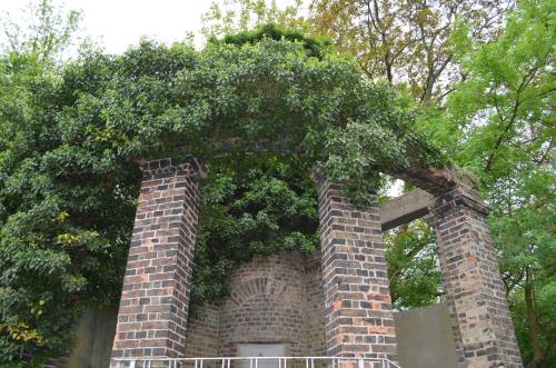 Taman di luar Zwei Raben Pension