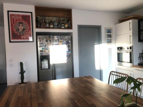 Η κουζίνα ή μικρή κουζίνα στο House with garden and pool near Montpellier