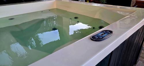 ラ・ガウレットにあるBlue Heaven by Nokar, Villa Salt pool Jacuzziのギャラリーの写真