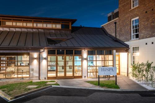 ホテルが所在する建物