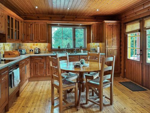 Η κουζίνα ή μικρή κουζίνα στο Kingfisher Lodge