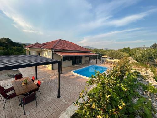 House Mia