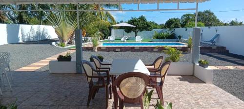 Πισίνα στο ή κοντά στο Villa Bella Quatre Cocos