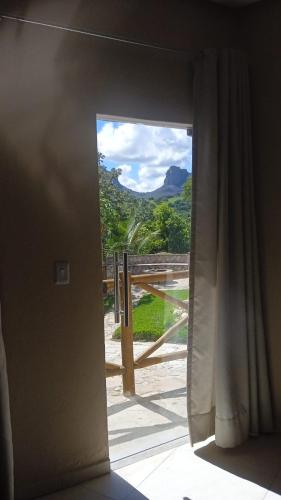 Nespecifikovaný výhled na hory nebo výhled na hory při pohledu z hotelu