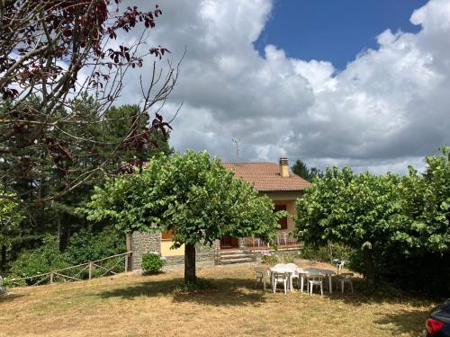 Gallery image of Casa indipendente con ampio giardino in Avaglio