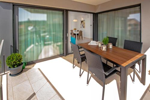 Sunset Luxury Apartment