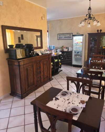 Η κουζίνα ή μικρή κουζίνα στο B&B Villa dei Fiori