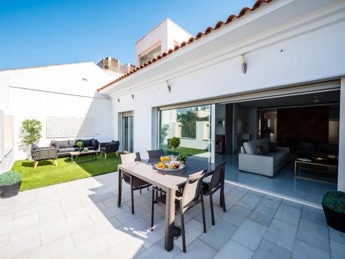 CENTRAL SUNNY PENTHOUSE - Premium apartment