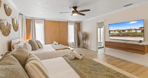 Μια τηλεόραση ή/και κέντρο ψυχαγωγίας στο Boho Style 5 BR 2,5 BT Heated Pool Fit 14