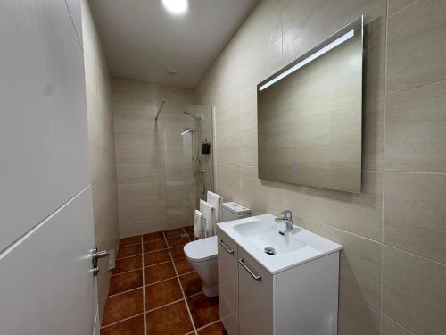 Bilik mandi di TAYP OrigenHomes