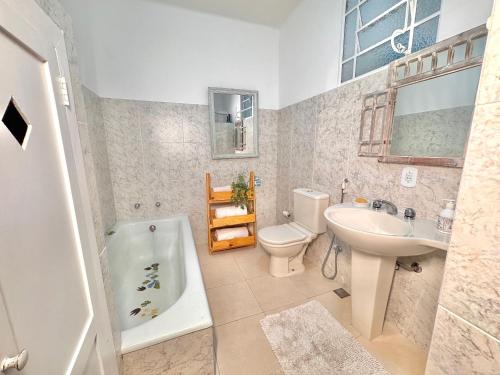 Ένα μπάνιο στο Casa com vista para as montanhas