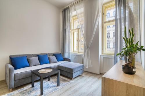 Fügner's apartment by Rentez