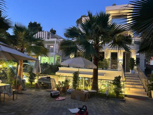 Κήπος έξω από το Vila Anna