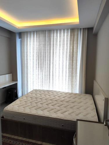 Postel nebo postele na pokoji v ubytování Perfectly Located Holiday Stay in Side Walking Distance to the Beach