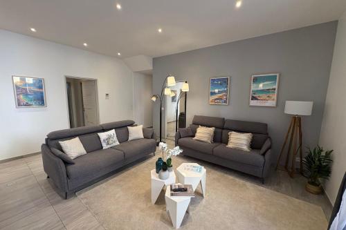 Cannes Spacious 4 Bedroom Apartment with Sunny Terrace