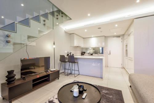 Una cocina o cocineta en The Park Central Residence - WITH GENERATOR
