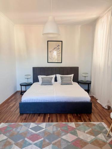 2 Minute Walk to Stradun