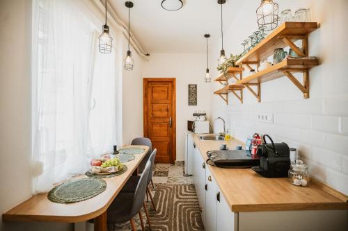 Dapur atau dapur kecil di Villa Bohemia
