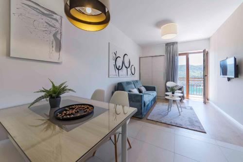 Three-Bedroom Apartment Rabac near Sea
