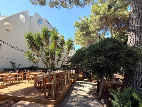 Studio climatisé 4pers La Grande Motte Ponant, Vue exceptionnelle lac, double terrasse, Parking, base nautique, golf & plage à pied, draps & serviettes fournis - 2ème étage sans ascenceur