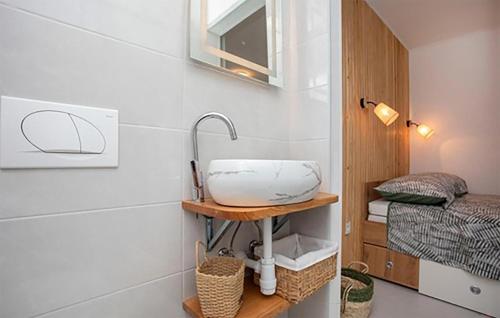 Nice Apartment In Labin With Wifi