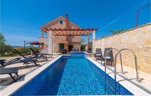 Beautiful Home In Sveti Filip I Jakov