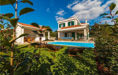 Stunning Home In Primosten