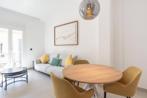 Deluxe 2 Bedroom Apartment