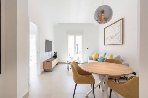 Deluxe 2 Bedroom Apartment