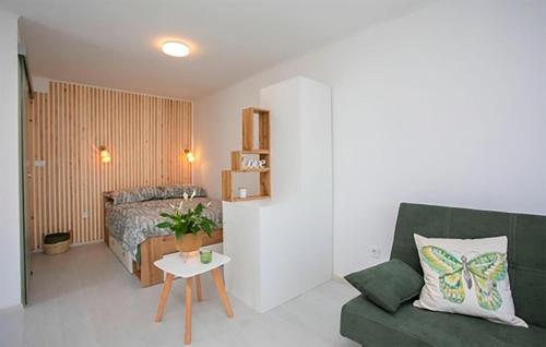 Nice Apartment In Labin With Wifi