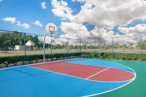 Parkway International Resort by Coolvacay photo 13