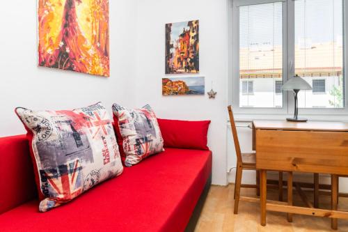 Posezení v ubytování Good Spirit Apartment Letnany Prague