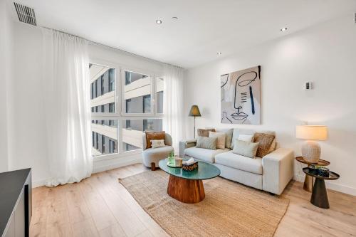 Picasso 2 Skyline photo 10
