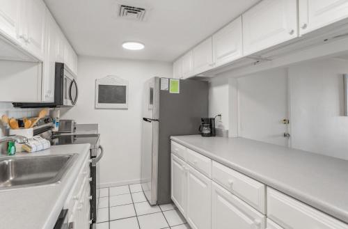 Dapur atau dapur kecil di 409 Captain John Fripp Villa