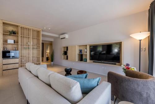 Beachfront penthouse Residence