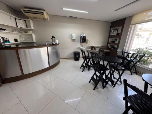Dapur atau dapur kecil di Hotel Suites Flex Inn