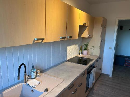 Una cocina o cocineta en Bude in Burgwedel - frisch saniert in 2025 NEW NEW