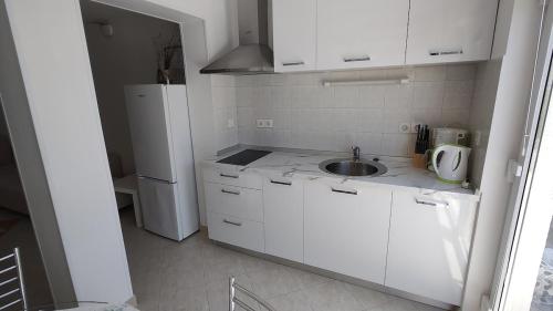 Dapur atau dapur kecil di Apartment with nice terrace in Crikvenica
