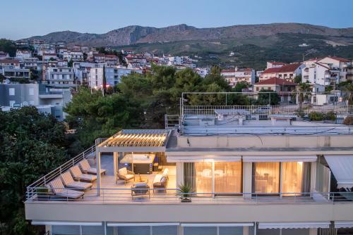 Beachfront penthouse Residence