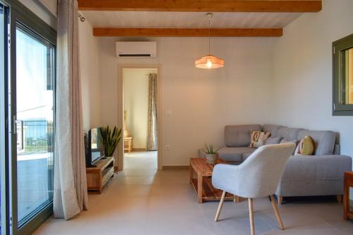 Ruang duduk di Tsikena Sweet Home Metaxata