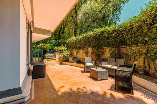 Caracalla garden House
