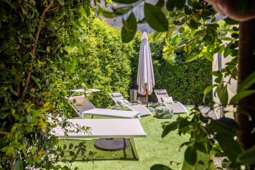 Zahrada ubytování Luxury Panoramic Loft with heated pool near Catania, Taormina, the Sea and Mount Etna by SicilianRelaxingHomes