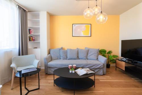 Design 1BDR Apartment near City Center