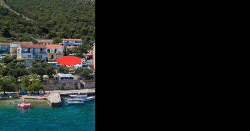 Gallery image of Caravan with air condition and private toilet in Grebaštica