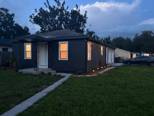 Super Cozy St Petersburg Bungalow