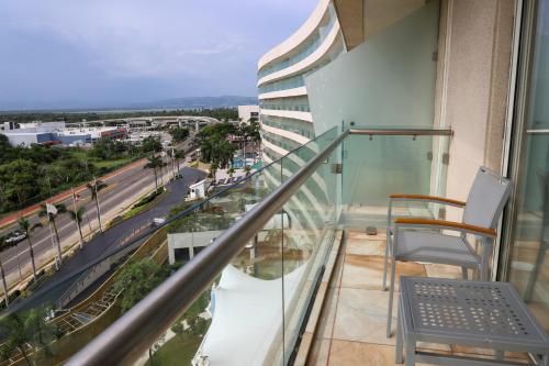 Балкон или терраса в Palacio Mundo Imperial Riviera Diamante Acapulco All Inclusive