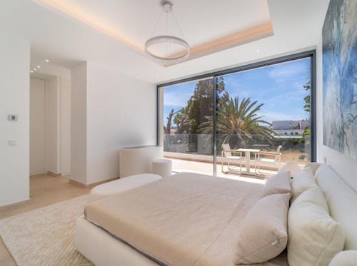 Brand New 7B Villa Zelda Beachside New Golden Mile