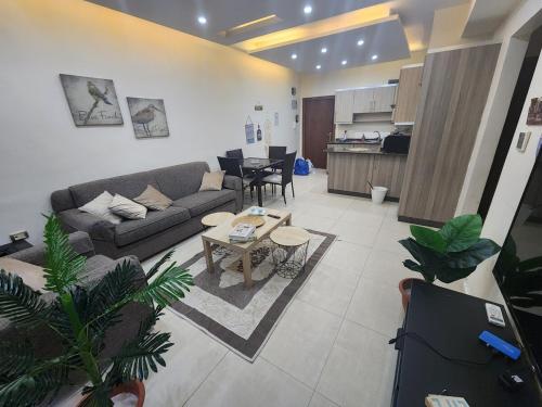 Apartment in Abdoun Al Janobi